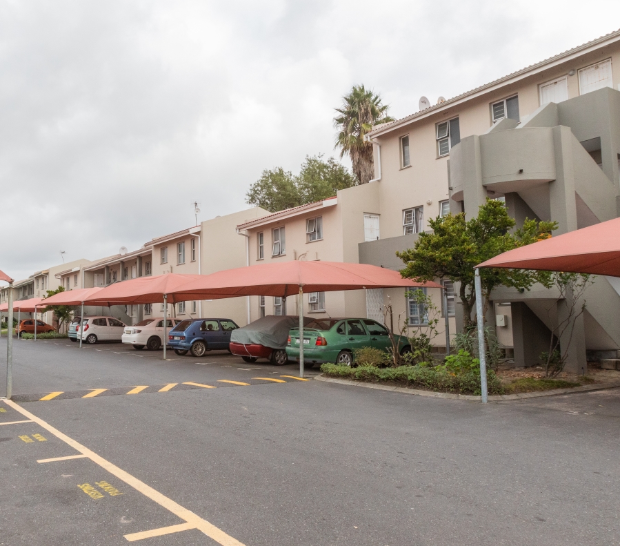 1 Bedroom Property for Sale in Oakglen Western Cape